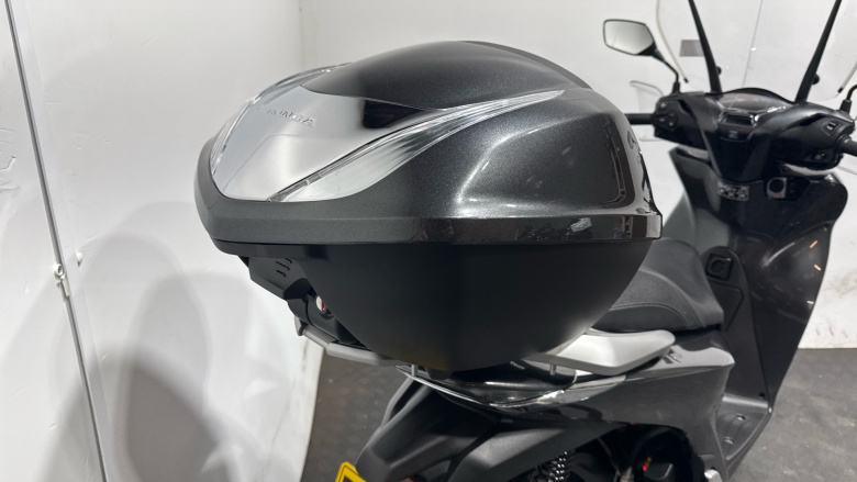 (23MY) Honda SH125i with Top Box